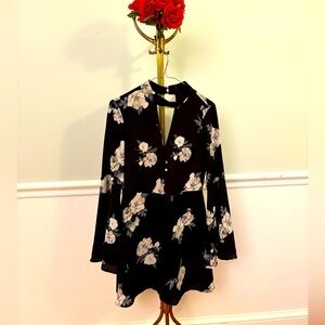 Socialite Floral Mini Dress Flare Sleeves Size Medium